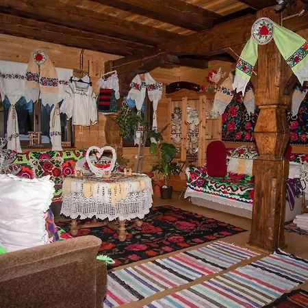 Cabanele Rus Alojamento de Turismo Selvagem Budeşti
